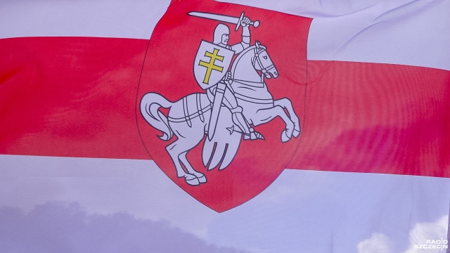 Tysiące Białorusinów w największych miastach kraju po raz kolejny demonstrowało domagając się odejścia od władzy prezydenta Aleksandra Łukaszenki. W stolicy kraju, Mińsku według niezależnych mediów protestowało około 200 tysięcy ludzi.