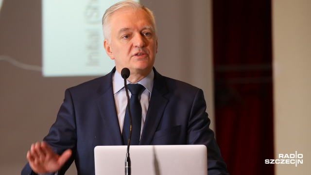 Wicepremier i minister aktywów państwowych Jacek Sasin powiedział, że Jarosław Gowin wróci do rządu na stanowisko wicepremiera. Wicepremier dodał, że nie jest jeszcze przesądzone, którym resortem pokieruje lider Porozumienia.