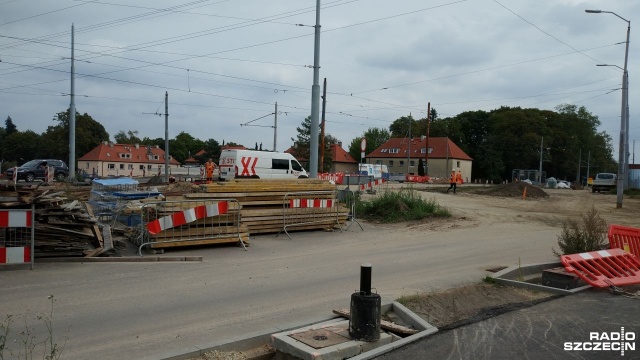Uwaga kierowcy. Już w czwartek uprzedzamy. W nadchodzący weekend zmieni się organizacja ruchu na dwóch dużych inwestycjach w Szczecinie.