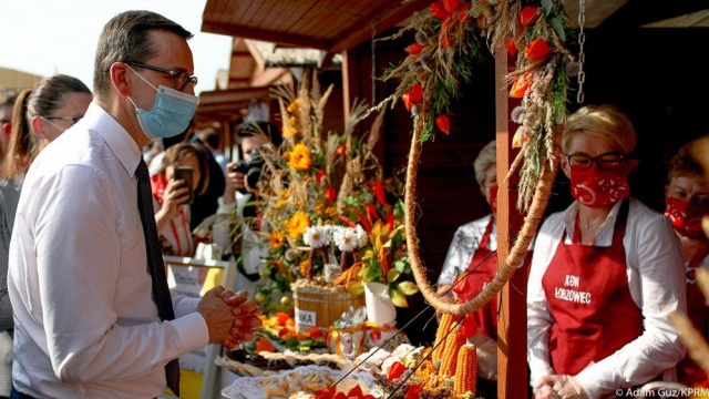 Premier Mateusz Morawiecki zapowiedział program wsparcia dla mieszkańców wsi, którzy pracowali w byłych Państwowych Gospodarstwach Rolnych. Szef rządu mówił o nim podczas III ogólnopolskiego święta Wdzięczni polskiej wsi w Bralinie.