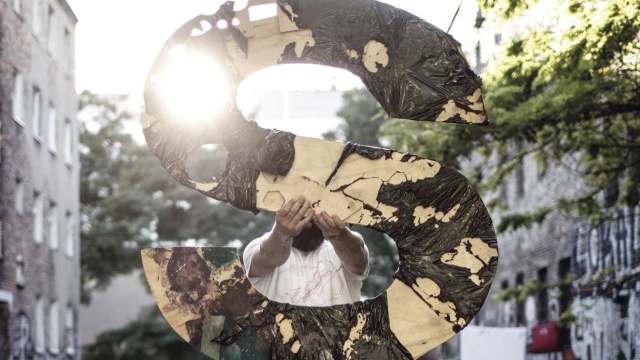 To festiwal realizowany przez Teatr Kana prezentujący twórców pochodzących z różnych obszarów kulturowych. Co roku pokazywane są między innymi spektakle teatralne, performance, koncerty, wystawy i filmy. Tak samo będzie w tym roku.