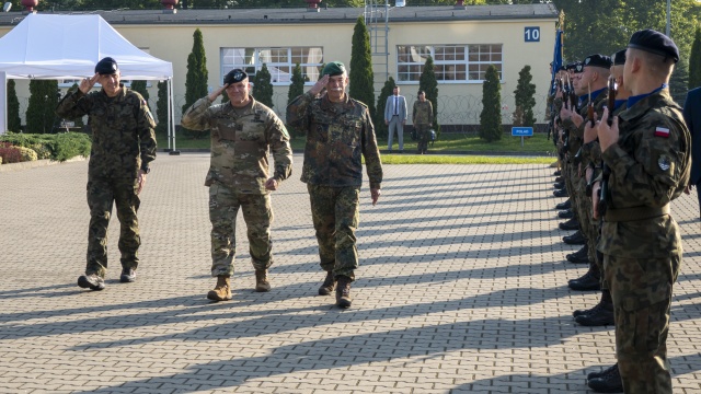 Rozmawiają o najważniejszych sprawach związanych z siłami NATO - w Szczecinie rozpoczęła się konferencja LANDCOM. To spotkanie dowódców NATO najwyższego szczebla.