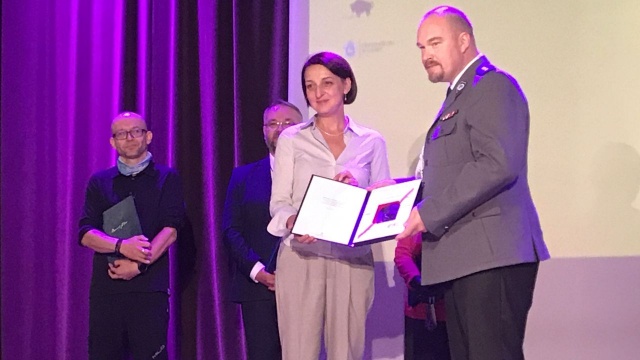 Kom. dr Marek Łuczak z Komendy Wojewódzkiej Policji otrzymał medal i II nagrodę im. Zygmunta Glogera. Nagroda przyznawana jest w uznaniu całokształtu działalności za szczególne osiągnięcia w dziedzinie muzealnictwa, archeologii czy etnografii.