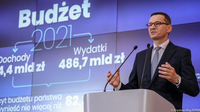 2021 rok będzie rokiem odbicia gospodarczego - powiedział premier Mateusz Morawiecki. Rząd na poniedziałkowym posiedzeniu przyjął projekt budżetu na przyszły rok.
