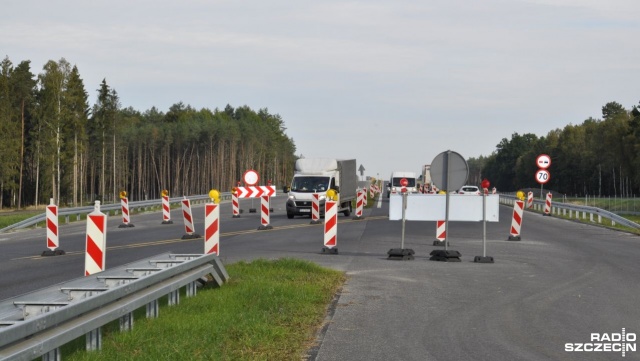 Już w październiku kierowcy będą mogli przejeżdżać częścią nowych jezdni budowanej trasy S3, która powstaje miedzy Obwodnicami Miękowa i Ostromic.