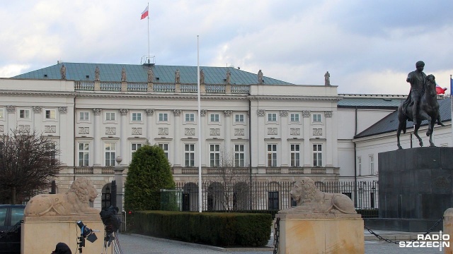 Na stanowisku szefa Kancelarii Prezydenta Halinę Szymańską zastąpiła Grażyna Ignaczak-Bandych, dotychczasowy dyrektor generalny Kancelarii. Rzecznik prezydenta Błażej Spychalski powiedział, że zmiana ta wiąże się z planami objęcia innego stanowiska przez Halinę Szymańską.