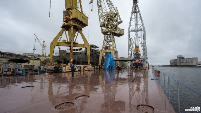 Szczecińska firma Finomar zbudowała wielofunkcyjny ponton zatapialny. Dzięki urządzeniu możliwe jest zwodowanie statku lub transportowanie wielkogabarytowych obiektów.