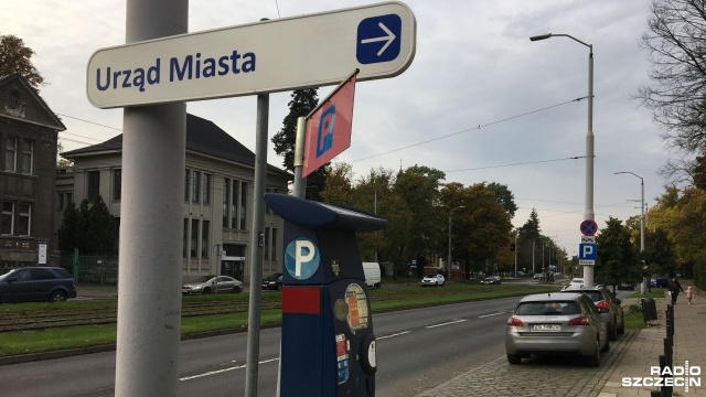 Zaskakująca decyzja Urzędu Miasta w Szczecinie w sprawie nieopłaconego postoju w Strefie Płatnego Parkowania. Urzędnicy uznali rację mieszkańca województwa lubelskiego, który zaparkował auto bez opłaty na ulicy Małopolskiej.