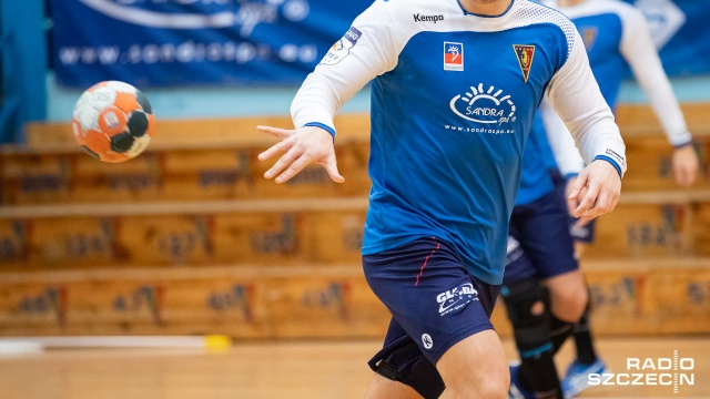 Dawid Fedeńczak z Sandry SPA Pogoni został powołany do reprezentacji Polski w piłce ręcznej mężczyzn na mecze ze Słowenią i Holandią w eliminacjach Mistrzostw Europy.