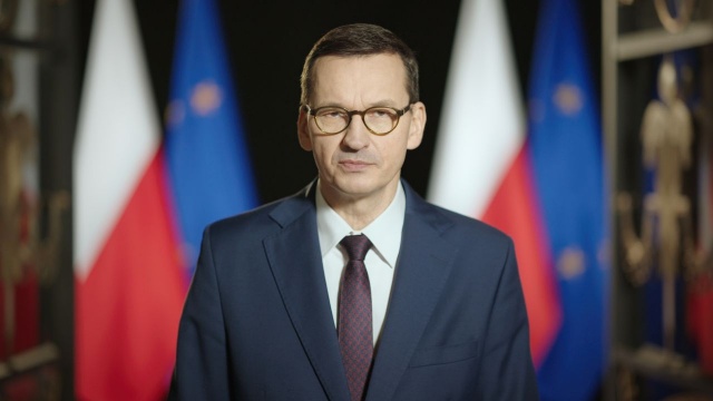 Premier Mateusz Morawiecki prosi o nielekceważenie koronawirusa i apeluje o wspólną walkę z groźną chorobą. W piątkowy wieczór szef rządu wygłosił orędzie. Mówił, jak ważne jest solidarne działanie w czasie epidemii.
