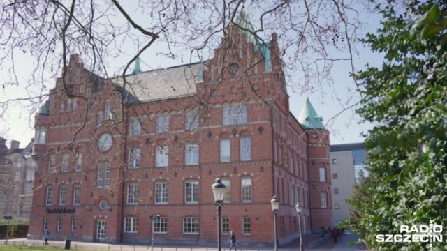 Samorząd szwedzkiej Skanii sfinansował kursy języka arabskiego dla pracowników tamtejszych bibliotek.