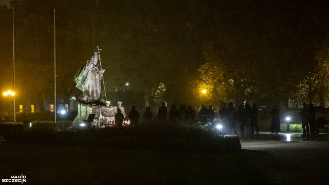 Katolicy obchodzą w Szczecinie Wigilię Wszystkich Świętych, czyli dzień poprzedzający 1 listopada.