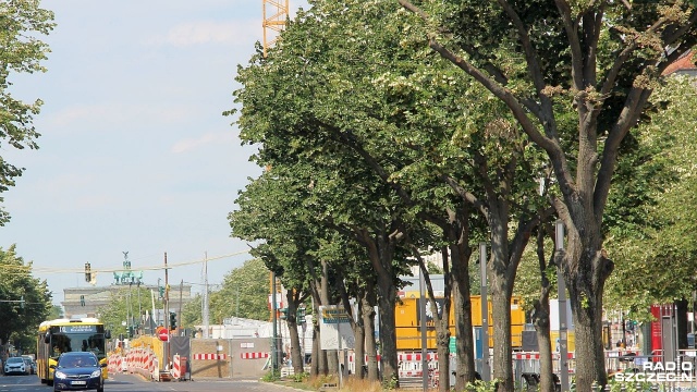 Jak twierdzi niemiecka prasa, w całym kraju zostaną wprowadzone dodatkowe ograniczenia w kontaktach osobistych. Także szkoły będą pracowały w znacznie zaostrzonym rygorze sanitarnym.