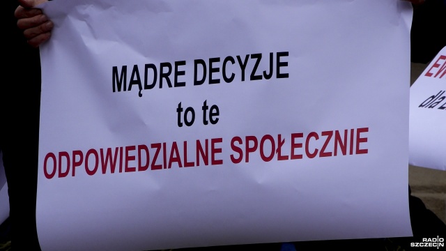 Kiedyś bronił elektrowni Dolna Odra, a dziś się od nas odwrócił - tak związkowcy z Solidarności komentowali zamiary prezydenta Szczecina Piotra Krzystka, aby razem z niemieckim inwestorem wybudować kotły gazowe w Ciepłowni Dąbska.