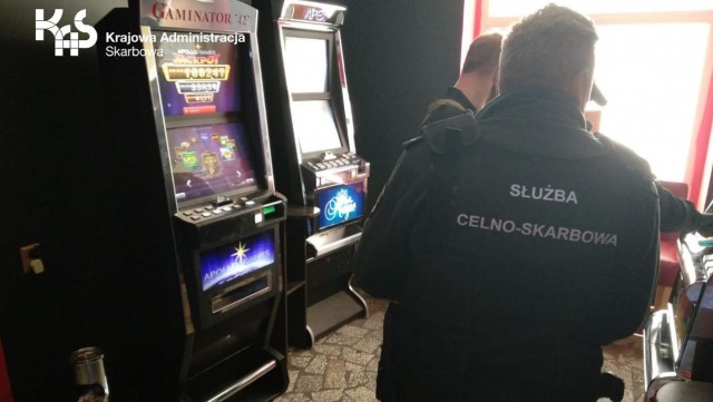Kolejny nielegalny salon gier w regionie zamknięty przez funkcjonariuszy Krajowej Administracji Skarbowej.
