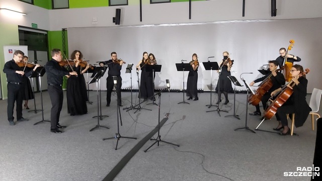 Koncertmistrz Narodowej Orkiestry Symfonicznej Polskiego Radia w Katowicach, Rafał Zambrzycki-Payne wystąpił w sobotę - w ostatnim w tym roku kalendarzowym - koncercie Baltic Neopolis Orchestra w cyklu Wielcy Koncertmistrzowie.