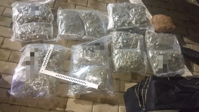 7,5 kg marihuany przewoził w samochodzie 62-letni mężczyzna zatrzymany przez kołobrzeską policję.