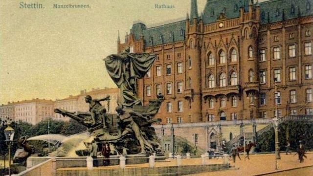 Wnuk (pierwszego po wojnie) prezydenta Szczecina krytykuje pomysł odbudowy monumentu na pl. Tobruckim.