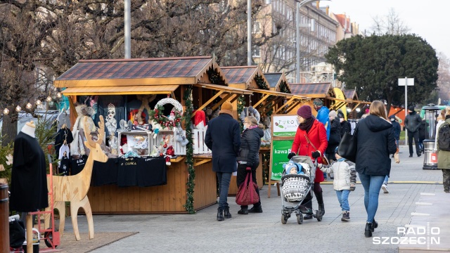 W tym roku zdecydowanie mniejszy, skromniejszy i z licznymi obostrzeniami - ale najważniejsze, że Szczeciński Targ Świąteczny mógł się odbyć.