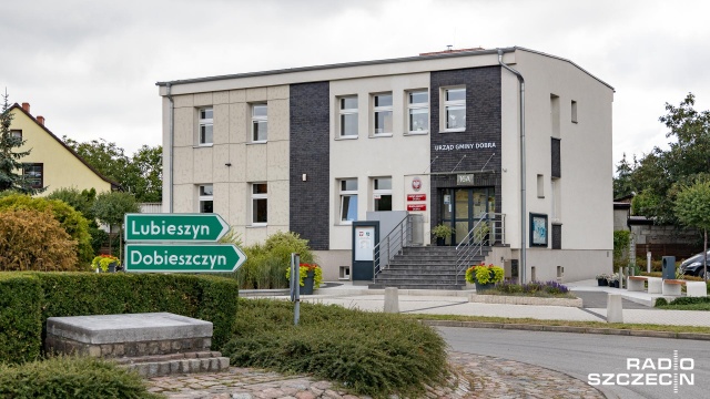 Radni z gminy Dobra przyjęli budżet na nadchodzący rok. Rozwój gminy oraz utrzymanie wydatków przede wszystkim w zakresie edukacji - to główne założenia zaakceptowanego budżetu.
