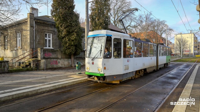 Nie kursują tramwaje w ciągu alei Wojska Polskiego w Szczecinie. To z powodu awarii sieci trakcyjnej w okolicach skrzyżowania z ulicą Unii Lubelskiej.