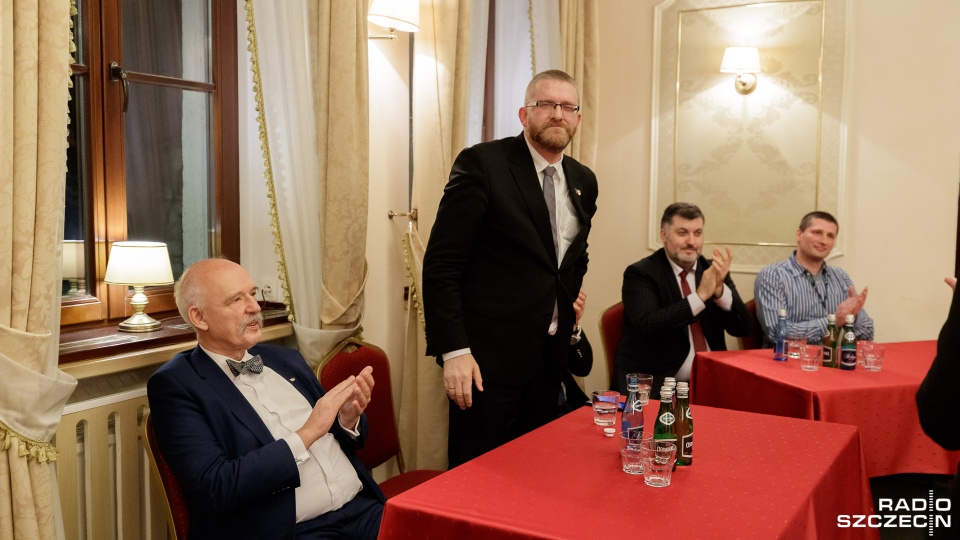 Grzegorz Braun natomiast chciałby, aby Wojsko Polskie wróciło z zagranicznych misji. Fot. Robert Stachnik [Radio Szczecin]