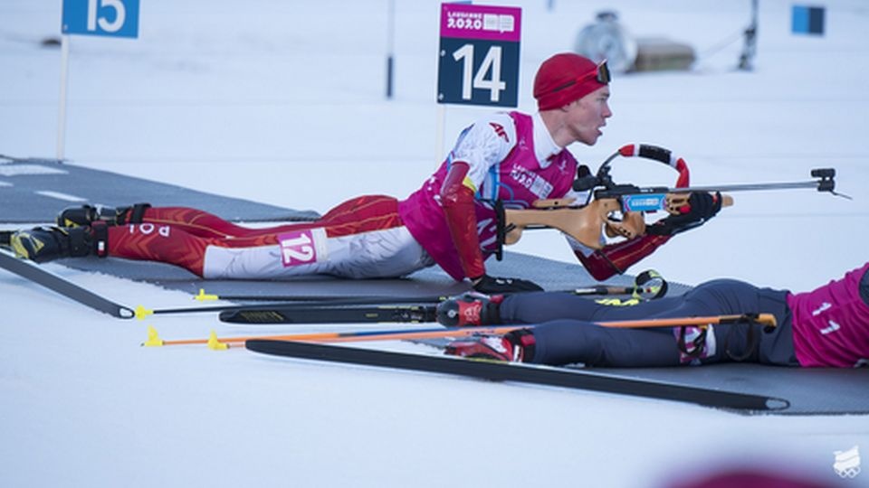 Marcin Zawół zdobył złoty medal w biathlonowym sprincie podczas Zimowych Młodzieżowych Igrzysk Olimpijskich w szwajcarskiej Lozannie. źródło: https://www.olimpijski.pl/Tomasz Piechal/PKOl