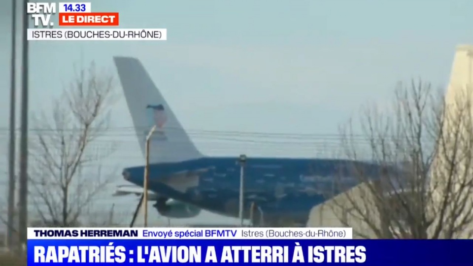 Samolot z 250 Europejczykami z chińskiego miasta Wuhan wylądował w wojskowej bazie lotniczej w Istres na południu Francji - przekazała telewizja BFM. źródło: https://www.bfmtv.com/