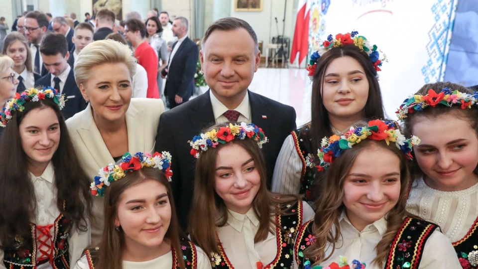 Prezydent Andrzej Duda i Pierwsza Dama Agata Kornhauser-Duda spotkali się w Warszawie z przedstawicielami organizacji i środowisk polskich działających na Kresach. Fot. www.twitter.com/prezydentpl/Grzegorz Jakubowski/KPRP