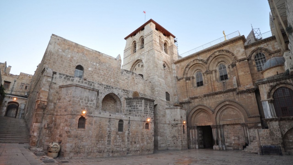 Bazylika Grobu Świętego – najważniejsza świątynia chrześcijańska położona w Dzielnicy Chrześcijańskiej na Starym Mieście Jerozolimy. źródło: https://pl.wikipedia.org/wiki/Bazylika_Grobu_%C5%9Awi%C4%99tego