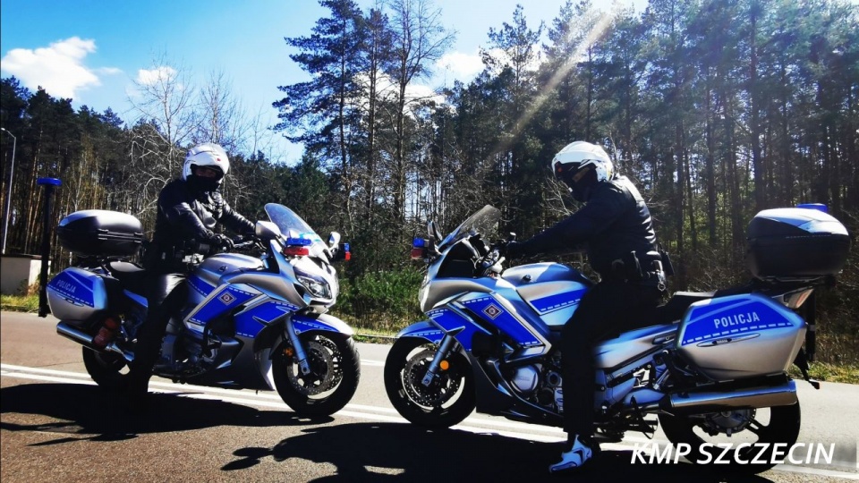 Oznakowane motocykle będą służyć funkcjonariuszom drogówki i przydadzą się m.in. do ścigania piratów drogowych. źródło: http://szczecin.policja.gov.pl/szm/dzialania-policji/aktualnosci/33006,Nowe-motocykle-dla-szczecinskiej-drogowki.html