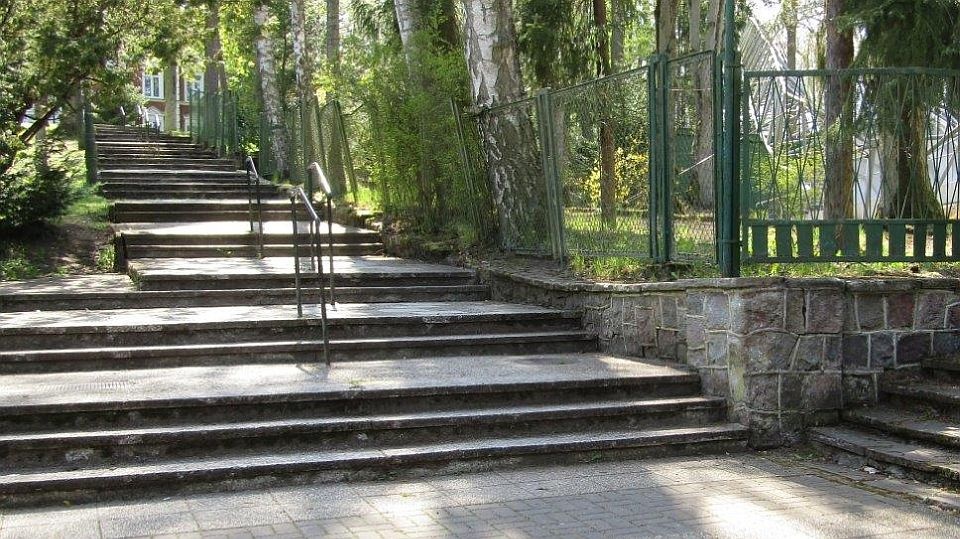 Schody w Parku Zdrojowym. Fot. Gmina Połczyn-Zdrój