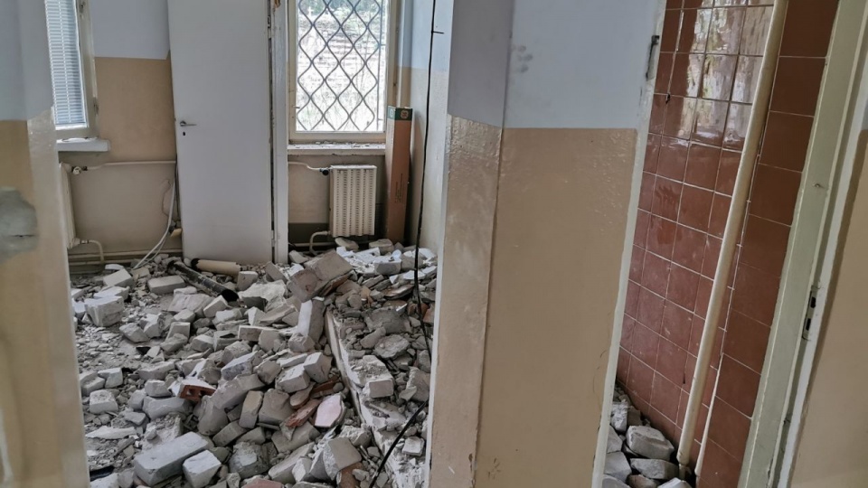 Wodne Ochotnicze Pogotowie Ratunkowe w Białogardzie otrzymało budynek od starostwa po byłym laboratorium przy szpitalu. źródło: https://www.facebook.com/GRUPA-Poszukiwawczo-Ratownicza-WOPR-Powiatu-Bia%C5%82ogardzkiego-1560518400898170/