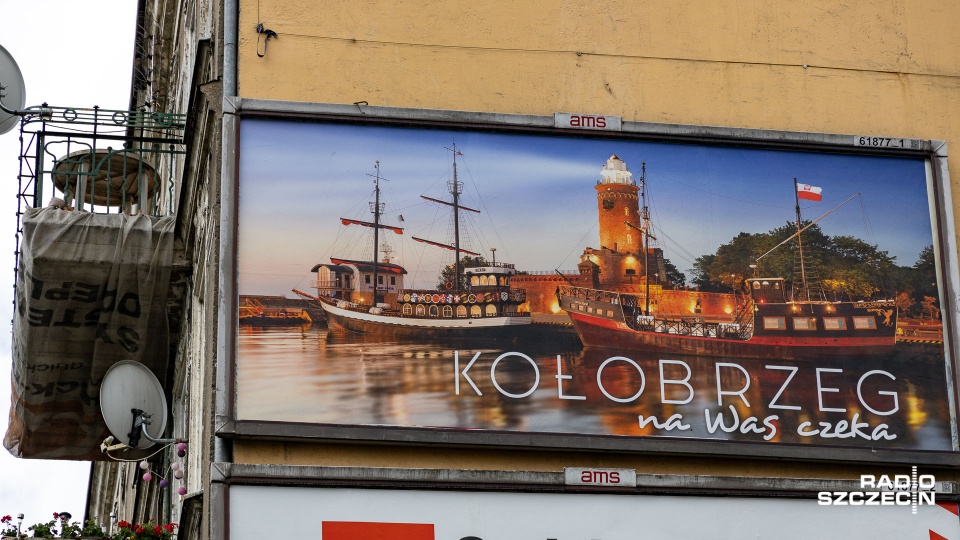Billboard zachęcający do przyjazdu nad morze można zobaczyć między innymi w Szczecinie. Fot. Robert Stachnik [Radio Szczecin]