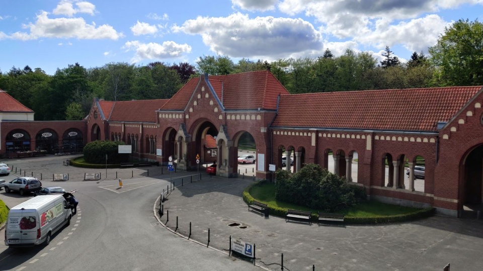 Brama główna Cmentarza Centralnego w Szczecinie. Fot. ZUK