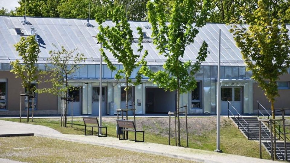 Powierzchnia całego budynku to ponad 450 metrów kwadratowych. Inwestycja kosztowała prawie 3 miliony złotych. źródło: https://wiadomosci.szczecin.eu/