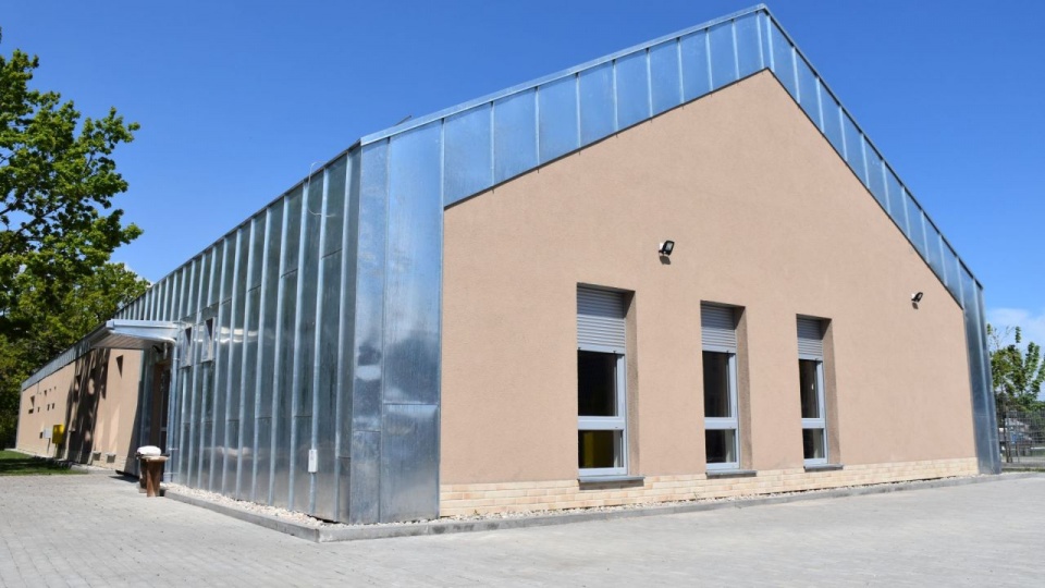 Powierzchnia całego budynku to ponad 450 metrów kwadratowych. Inwestycja kosztowała prawie 3 miliony złotych. źródło: https://wiadomosci.szczecin.eu/