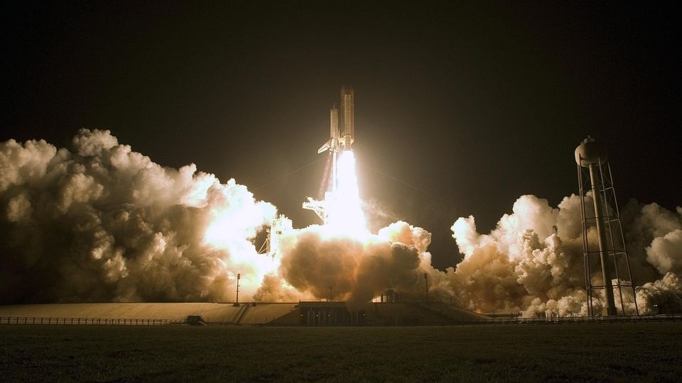 To będzie pierwszy historyczny załogowy lot w kosmos, który NASA zakupiła od prywatnego przedsiębiorstwa. źródło: https://pixabay.com/pl/11083/WikiImages/ (CC0 domena publiczna)