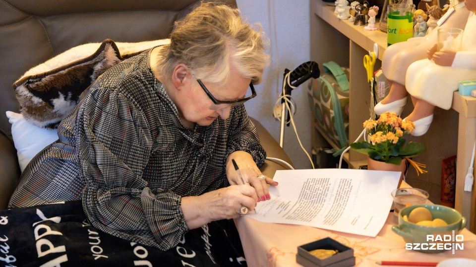 We wtorek "Sarenka" przekazała Andrzejowi Dudzie ryngraf z orłem w koronie i Matką Boską Ostrobramską. Fot. Robert Stachnik [Radio Szczecin]