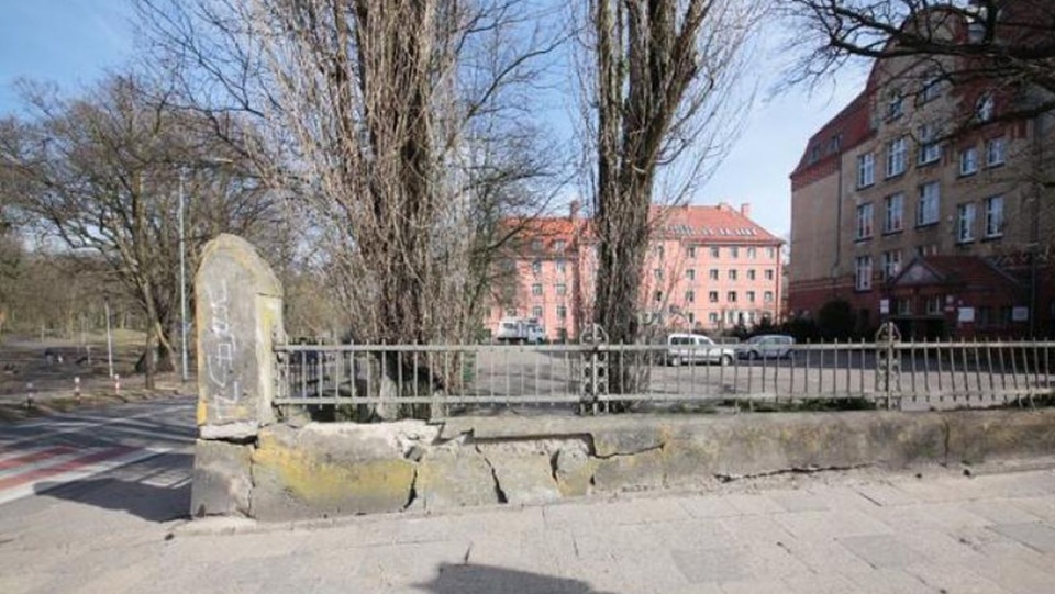 źródło: https://wiadomosci.szczecin.eu/artykul/inwestycje/sa-oferty-na-remont-starego-muru.