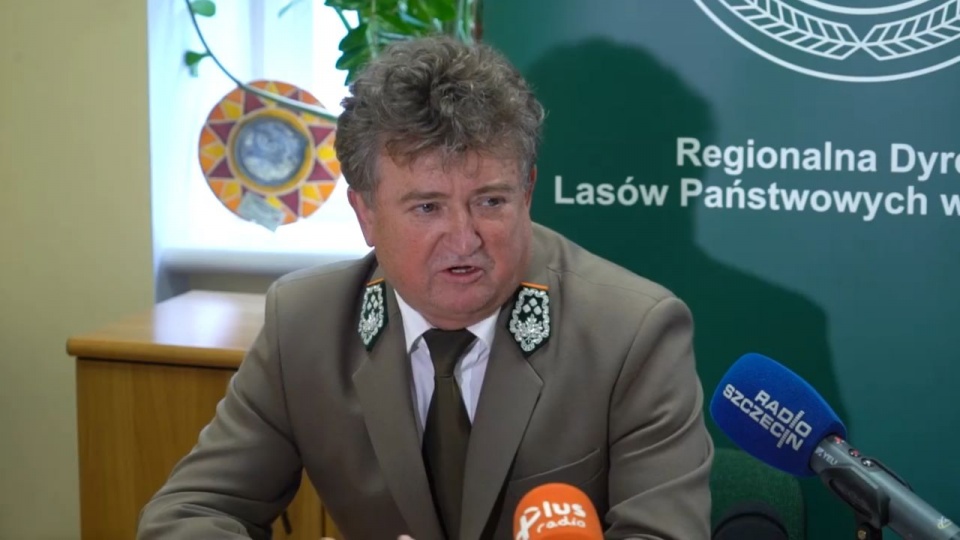 Sfinansujemy tworzenie w miastach kwietnych łąk na niekoszonych skwerach - zadeklarował dyrektor Regionalnej Dyrekcji Lasów Państwowych w Szczecinie, Andrzej Szelążek. źródło: https://www.facebook.com/DariuszMateckiFanPage/videos/741653086569822/
