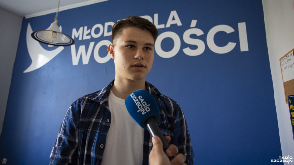 Młodzi dla Wolności chcą zmieniać Szczecin na lepsze - dodaje sekretarz szczecińskiego oddziału, Tymoteusz Ochrymiuk. Fot. Mateusz Papke [Radio Szczecin]