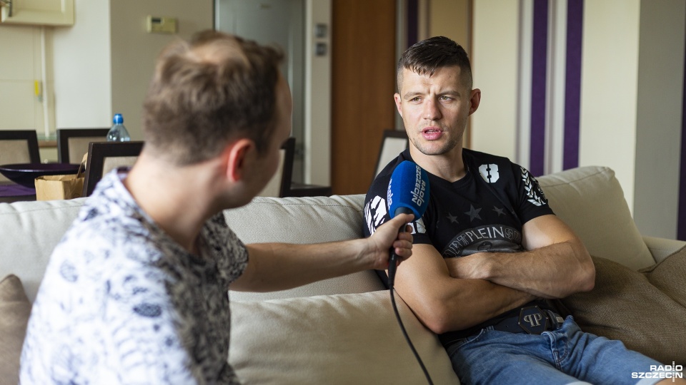 W tym roku chciałbym stoczyć jeszcze przynajmniej dwie walki - mówi nowy mistrz Polski ze Szczecina w boksie zawodowym w kategorii półciężkiej. Fot. Mateusz Papke [Radio Szczecin]