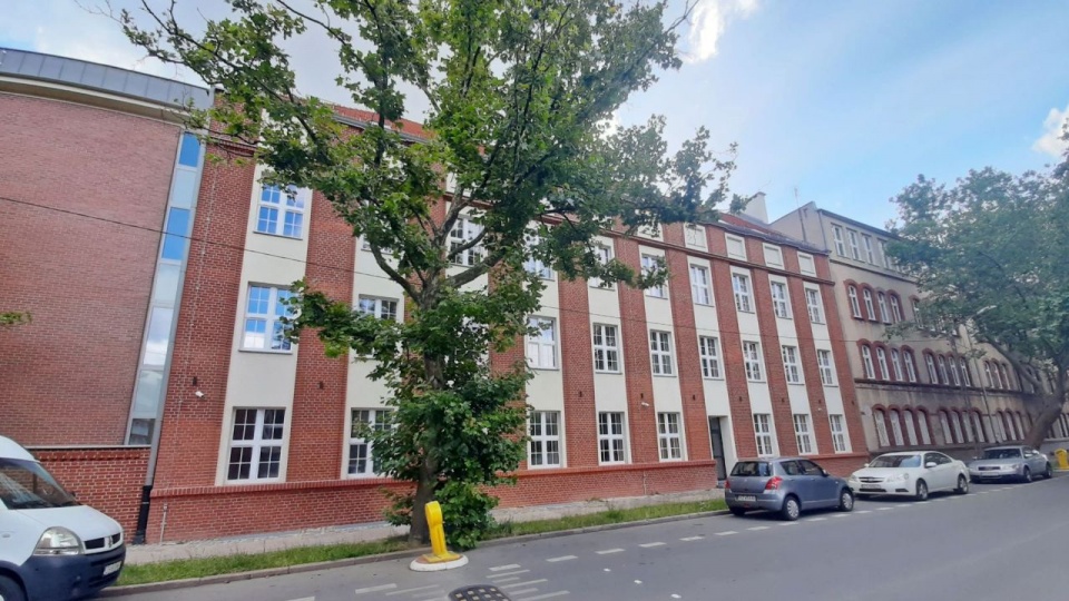 Internat może przyjąć 78 osób. Do użytku zostanie oddany 1 września. źródło: https://wiadomosci.szczecin.eu/artykul/inwestycje/internat-na-sowinskiego-po-metamorfozie