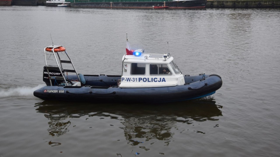 Wodny patrol policji. źródło: szczecin.policja.gov.pl.