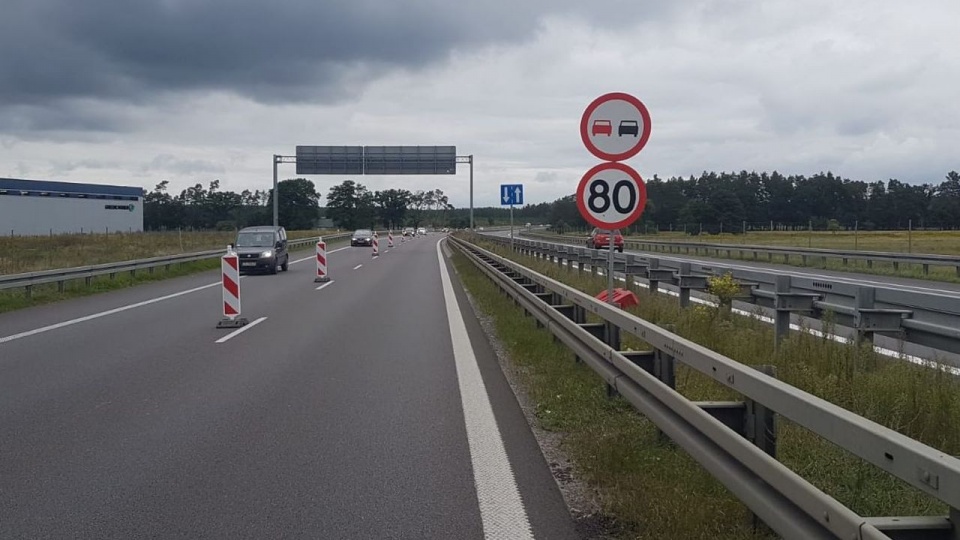 Uwaga podróżujący autostradą A6 między Rzęśnicą a Węzłem Dąbie. Fot. GDDKiA