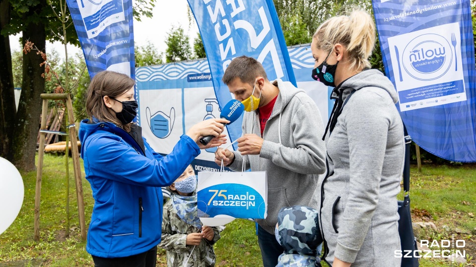 Na miejscu jest także Radio Szczecin. Impreza "Wolin z rybą na talerzu" w szczecińskiej marinie przy ulicy Przestrzennej potrwa do godziny 18. Fot. Robert Stachnik [Radio Szczecin]