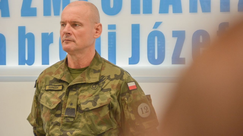 Generał brygady Sławomir Dudczak przestaje być dowódcą 12. Brygady Zmechanizowanej. źródło: 12. Brygada Zmechanizowana.