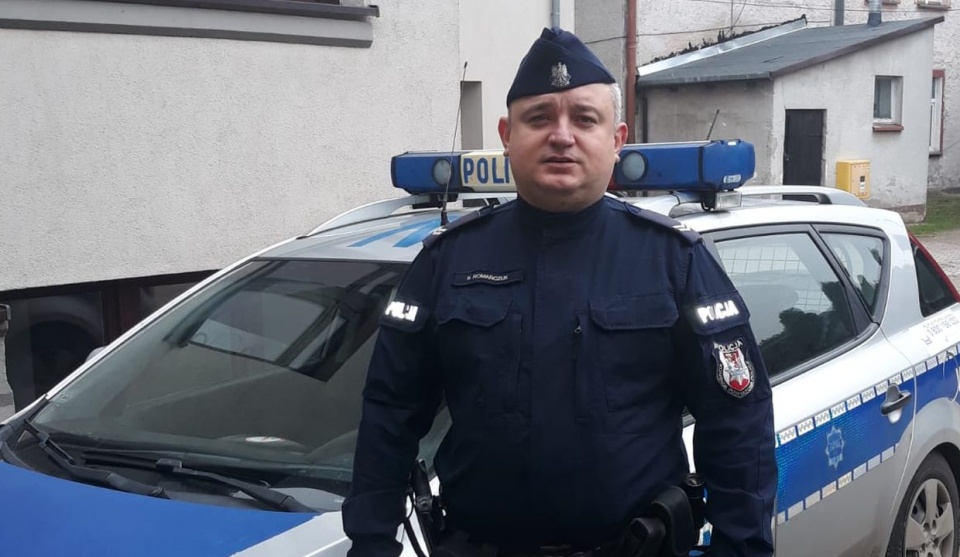 Starszy sierżant Przemysław Romańczuk zauważył samochód sprawcy na innej stacji. źródło: https://szczecinek.policja.gov.pl/