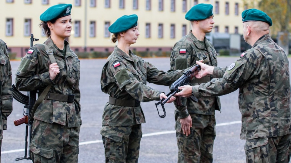 Służbę przygotowawczą w "Błękitnej Brygadzie" rozpoczęło 150 rekrutów. Fot. kpt. Lukaszewski - 12. Brygada Zmechanizowana
